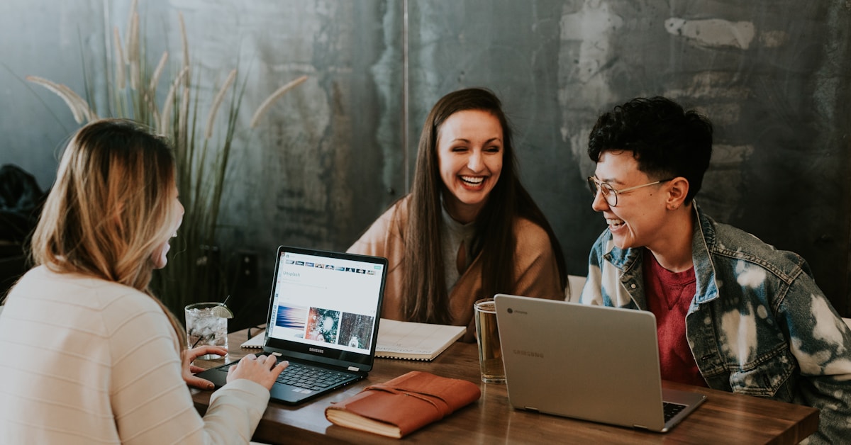 Cloud storage servers and data center