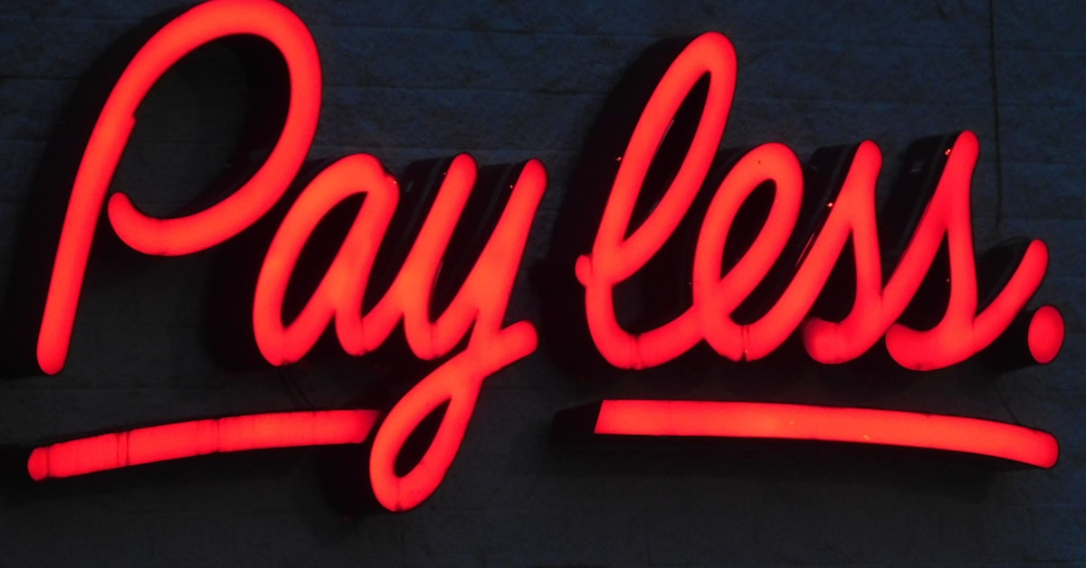 Cloud storage servers and data center