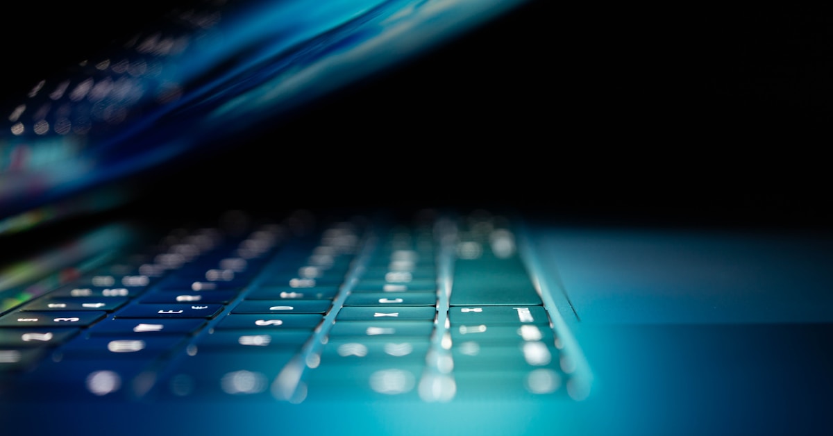 Cloud storage servers and data center