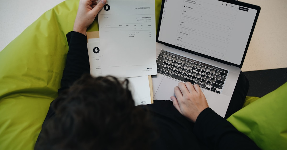 Cloud storage servers and data center