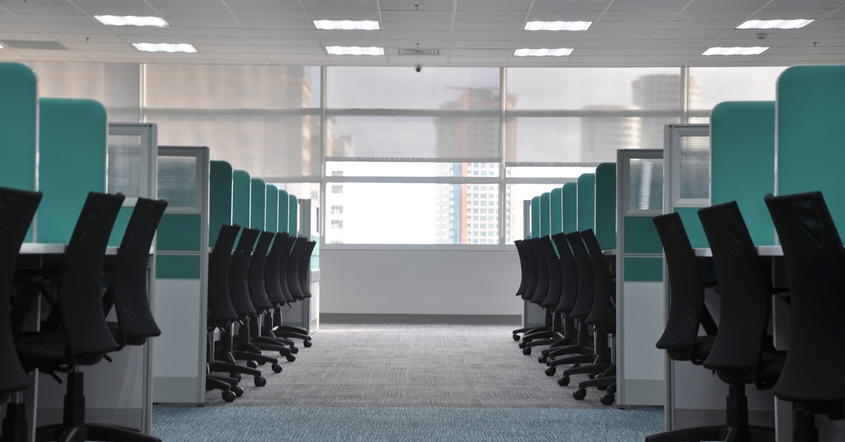 Cloud storage servers and data center