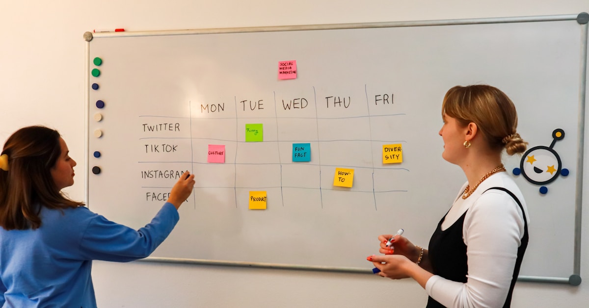 Cloud storage servers and data center