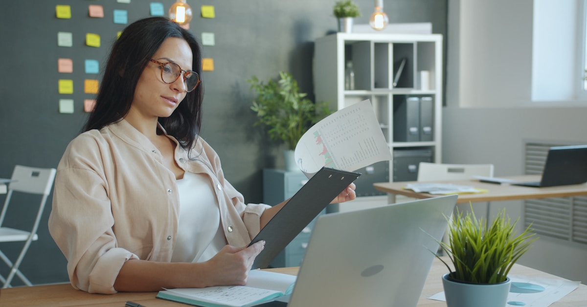 Cloud storage servers and data center