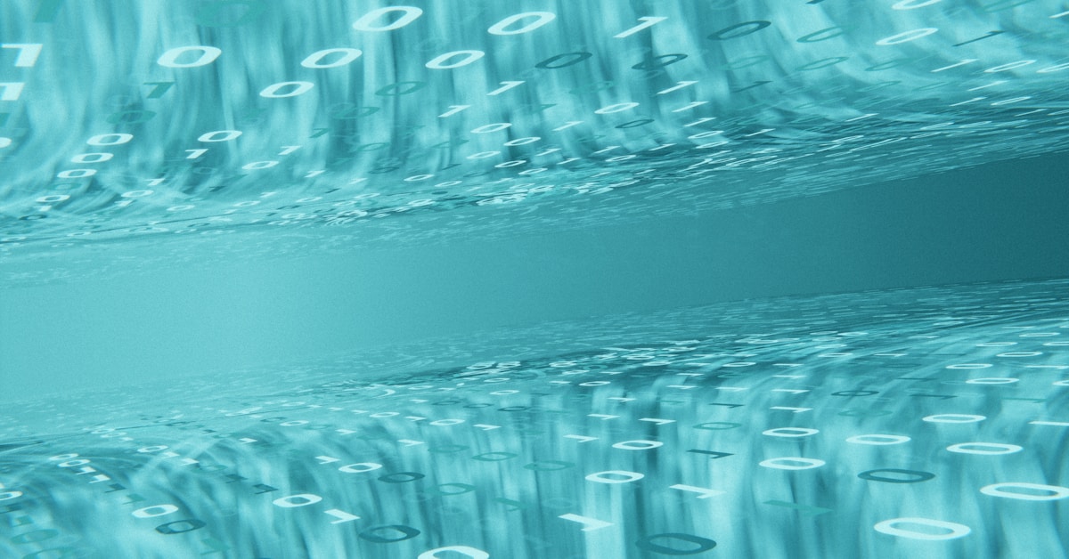 Cloud storage servers and data center