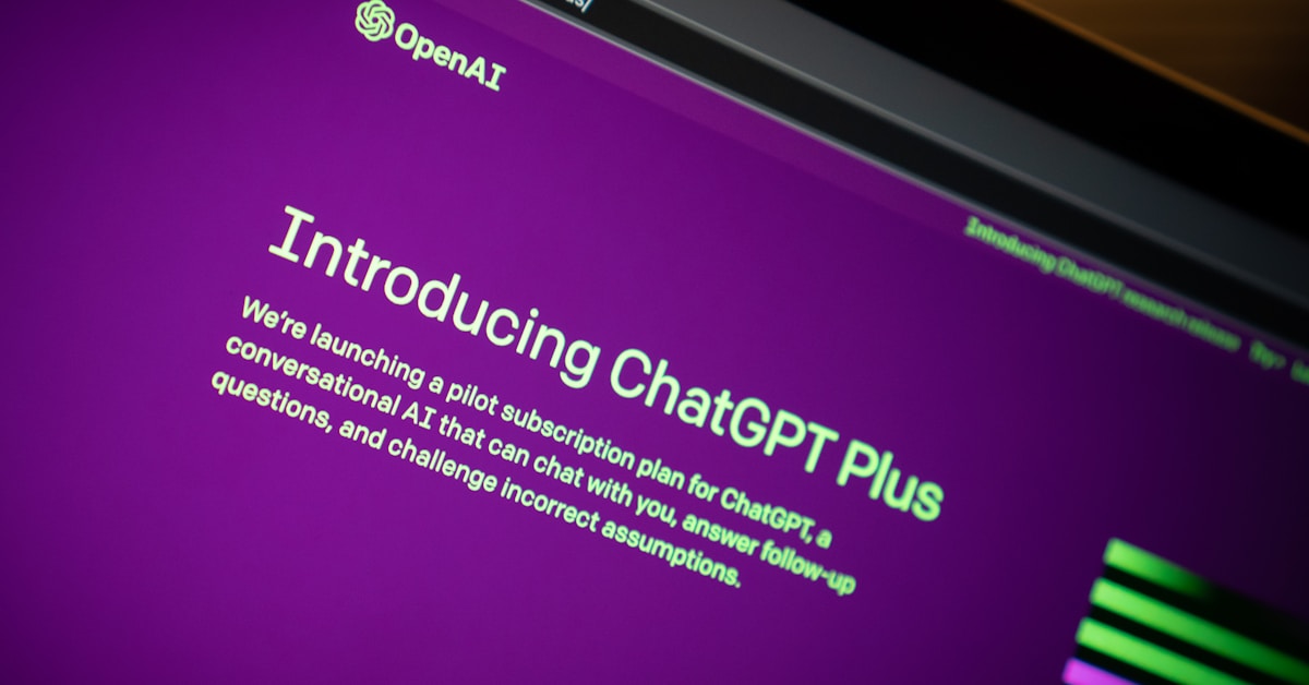 Cloud storage servers and data center