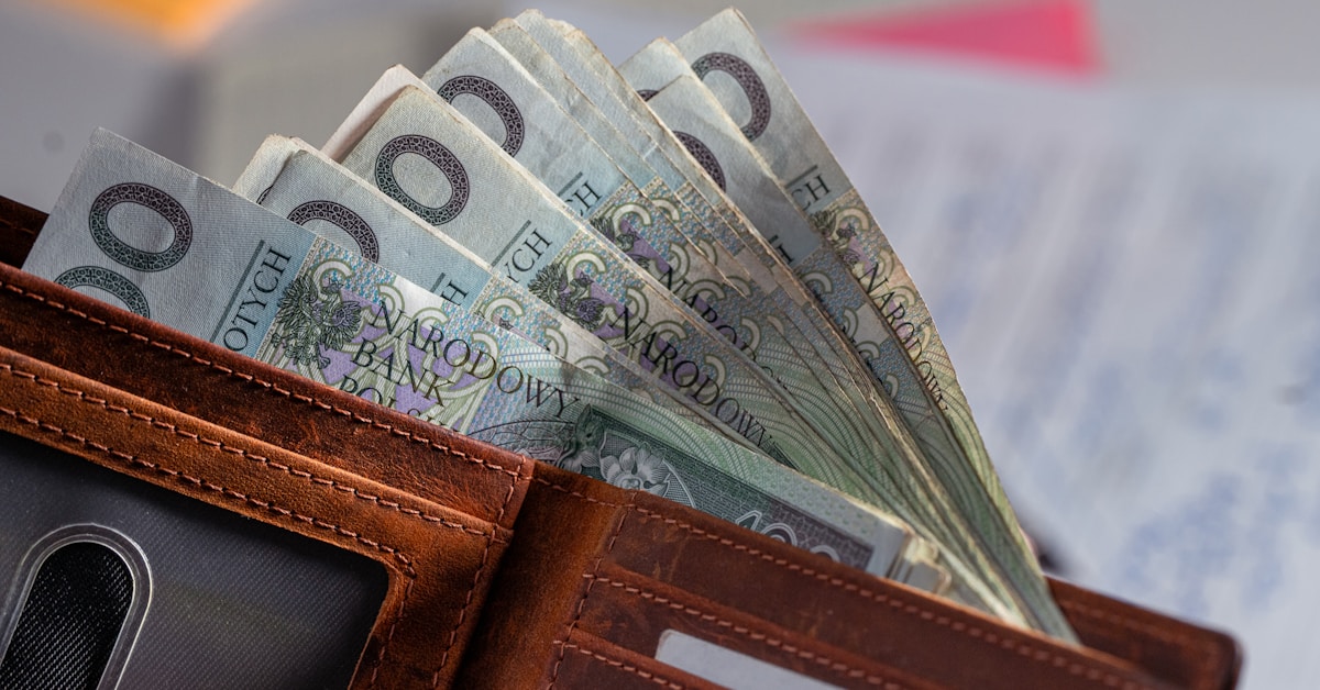 Cloud storage servers and data center