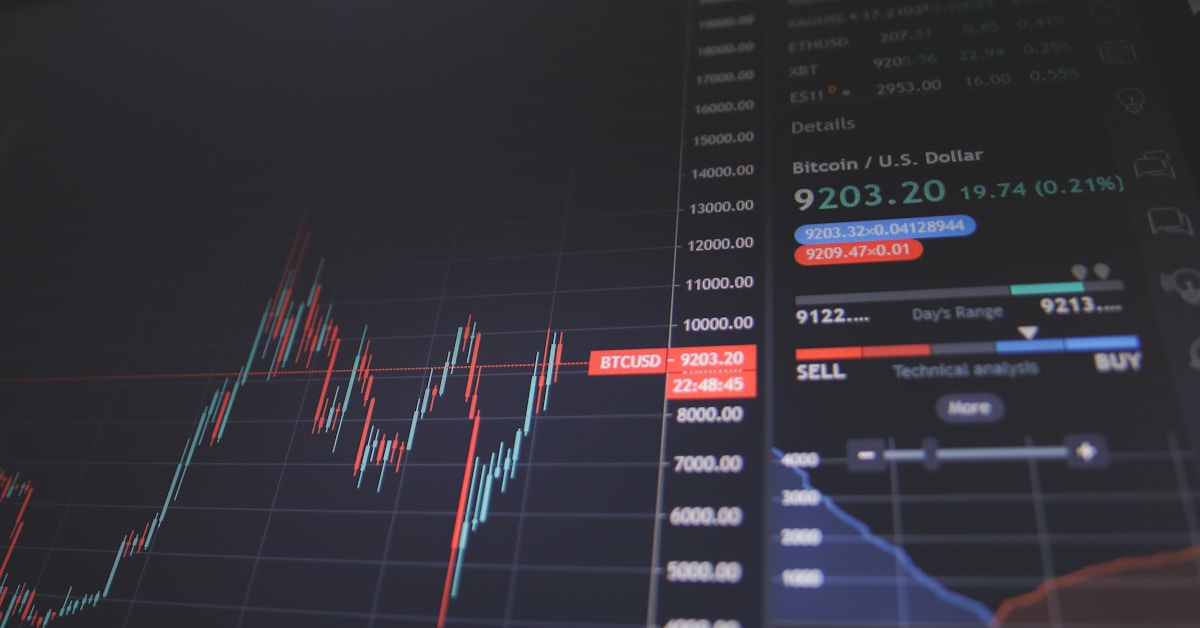Cloud storage servers and data center