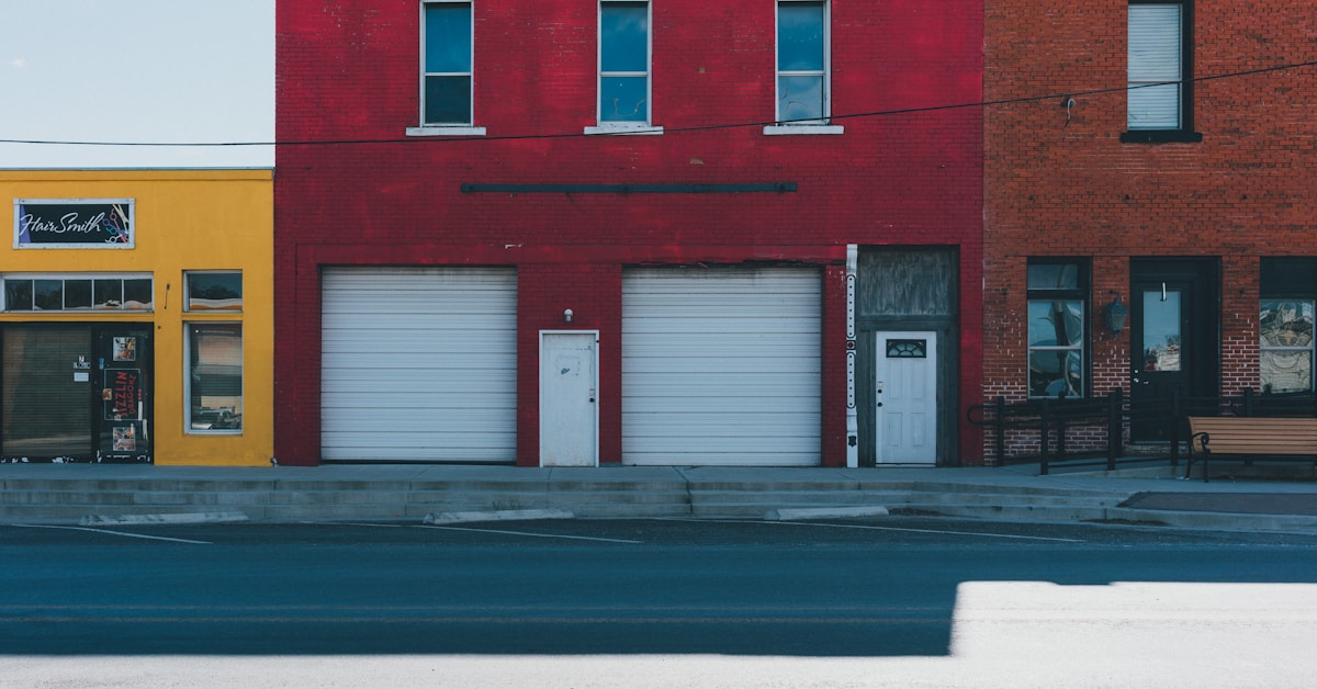 Cloud storage servers and data center