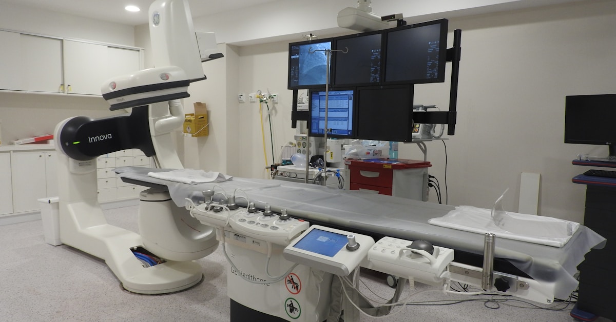 Cloud storage servers and data center