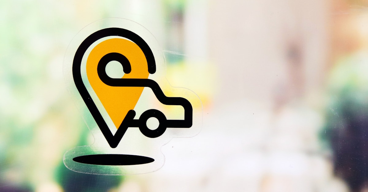 Cloud storage servers and data center