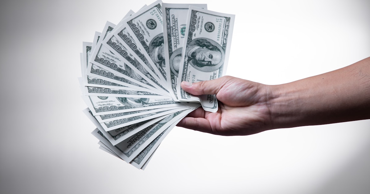 Cloud storage servers and data center