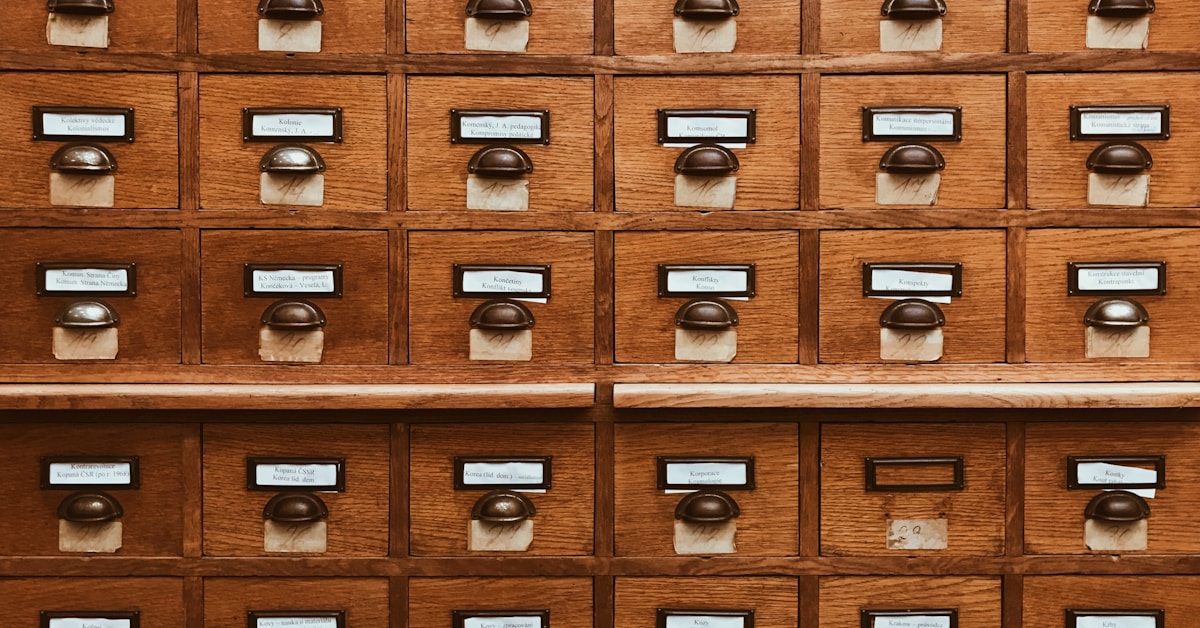 Cloud storage servers and data center