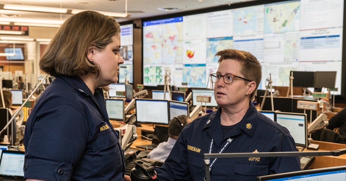 Cloud storage servers and data center