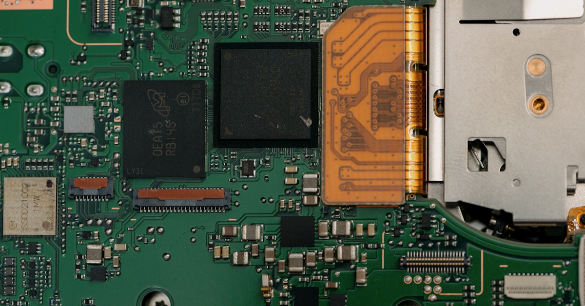 Cloud storage servers and data center