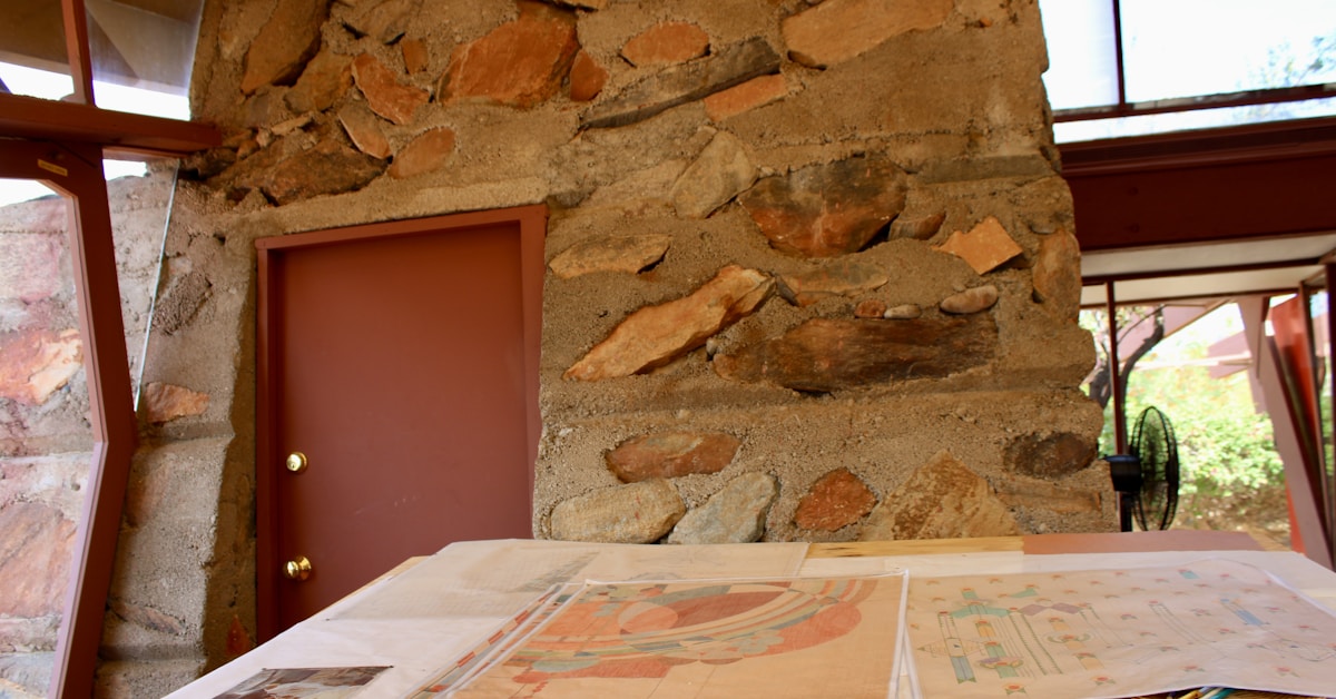 Cloud storage servers and data center