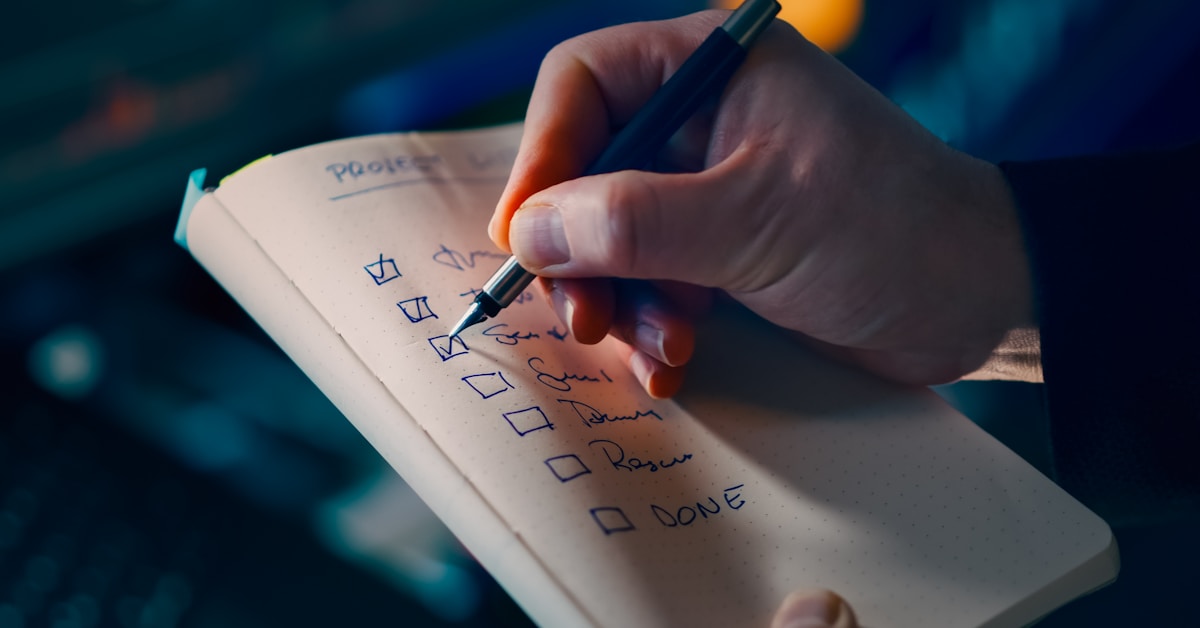 Cloud storage servers and data center