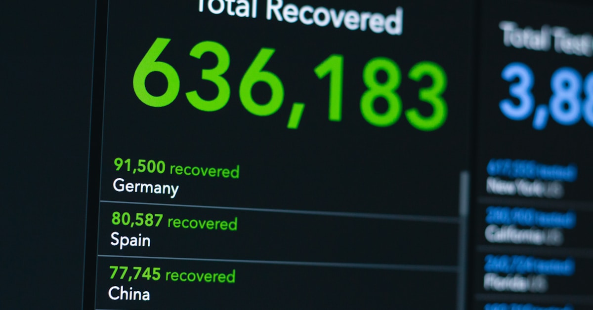 Cloud storage servers and data center