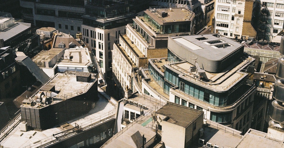 Cloud storage servers and data center