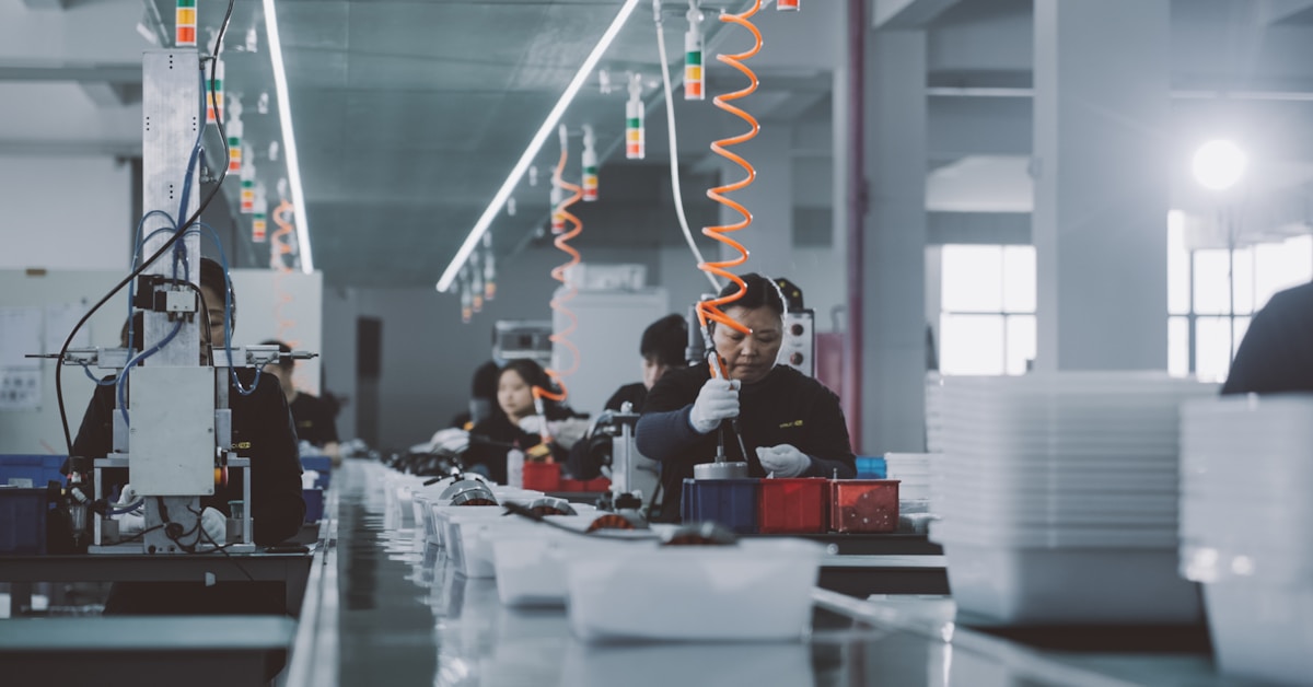 Cloud storage servers and data center