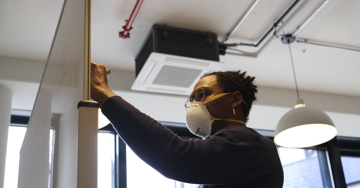 Cloud storage servers and data center