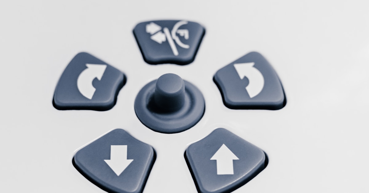 Cloud storage servers and data center