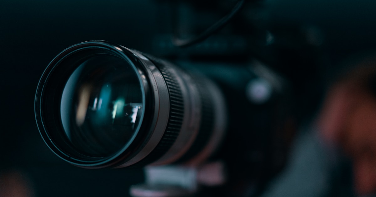 Cloud storage servers and data center