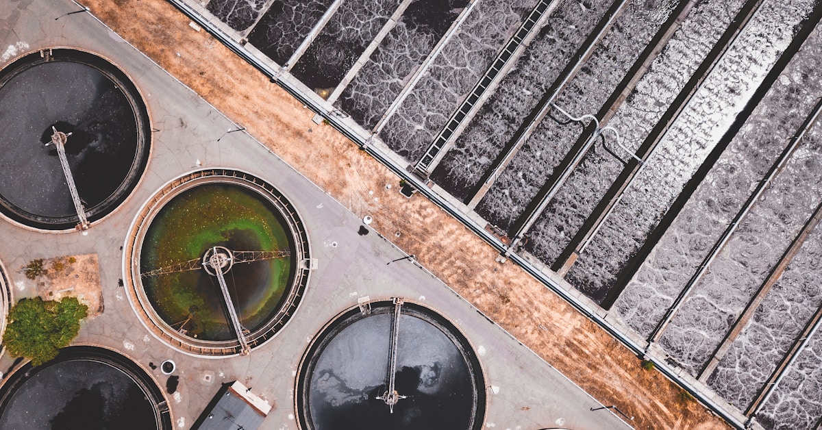 Cloud storage servers and data center