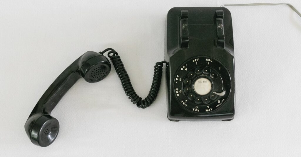 Best Enterprise Phone Systems to Navigate Complexity & Scale Your Growth