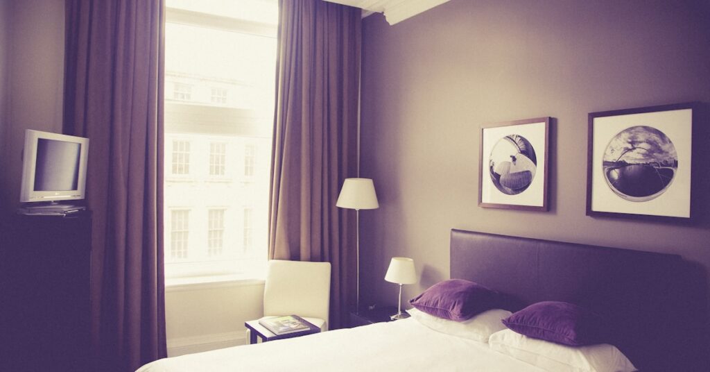 Best Hotel Management Software to Simplify Your Choices & Maximize Profit