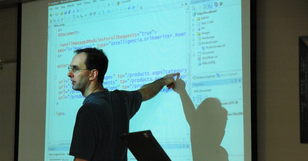 Best Online Teaching Software to Streamline Your Content and Analytics